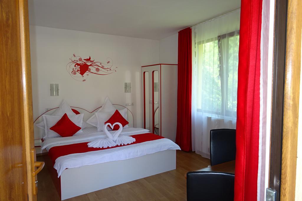 Pension Cuibul Viselor Baile Herculane Exterior photo