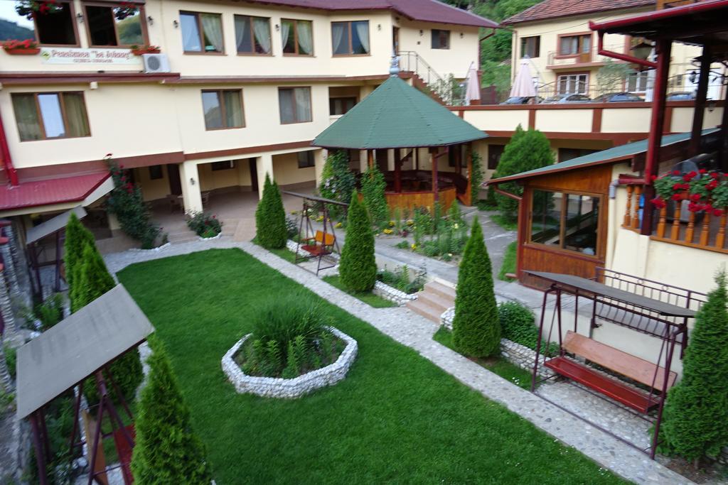 Pension Cuibul Viselor Baile Herculane Exterior photo
