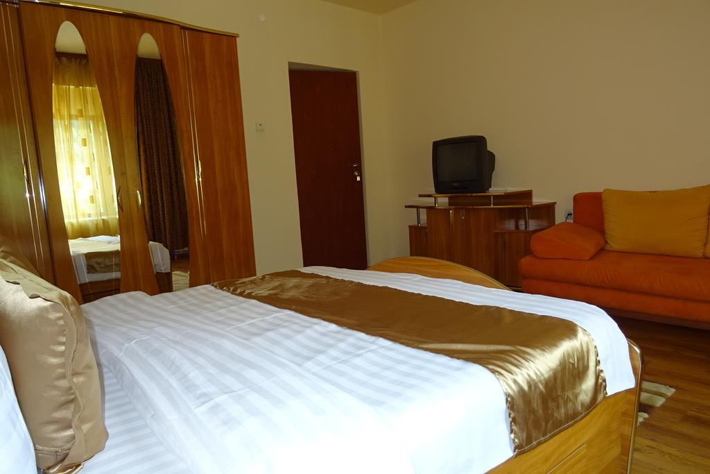 Pension Cuibul Viselor Baile Herculane Exterior photo