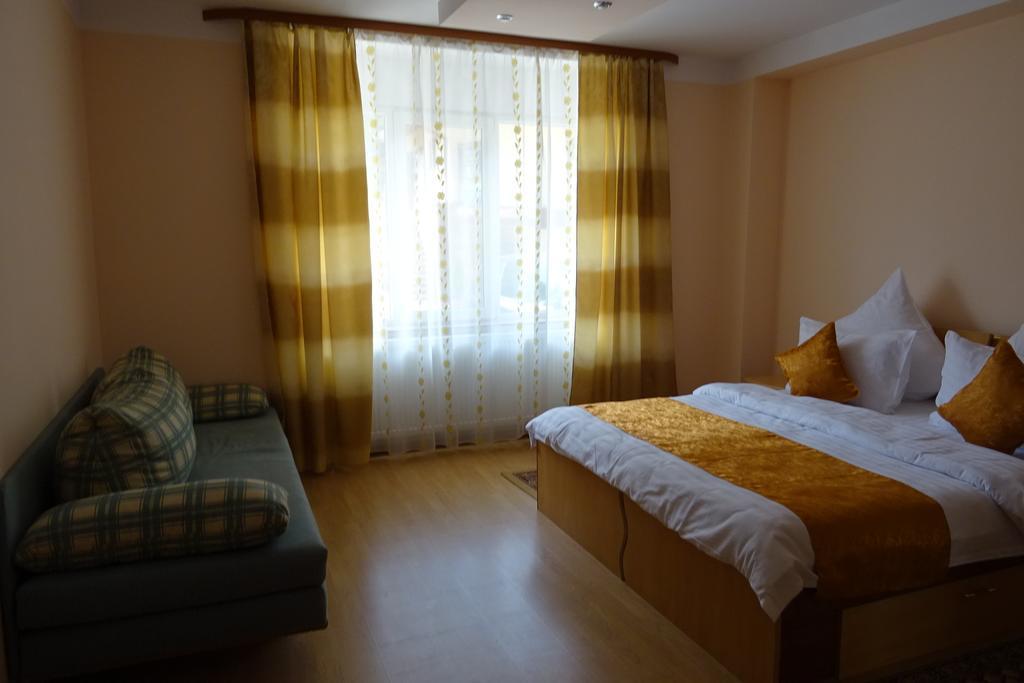 Pension Cuibul Viselor Baile Herculane Exterior photo