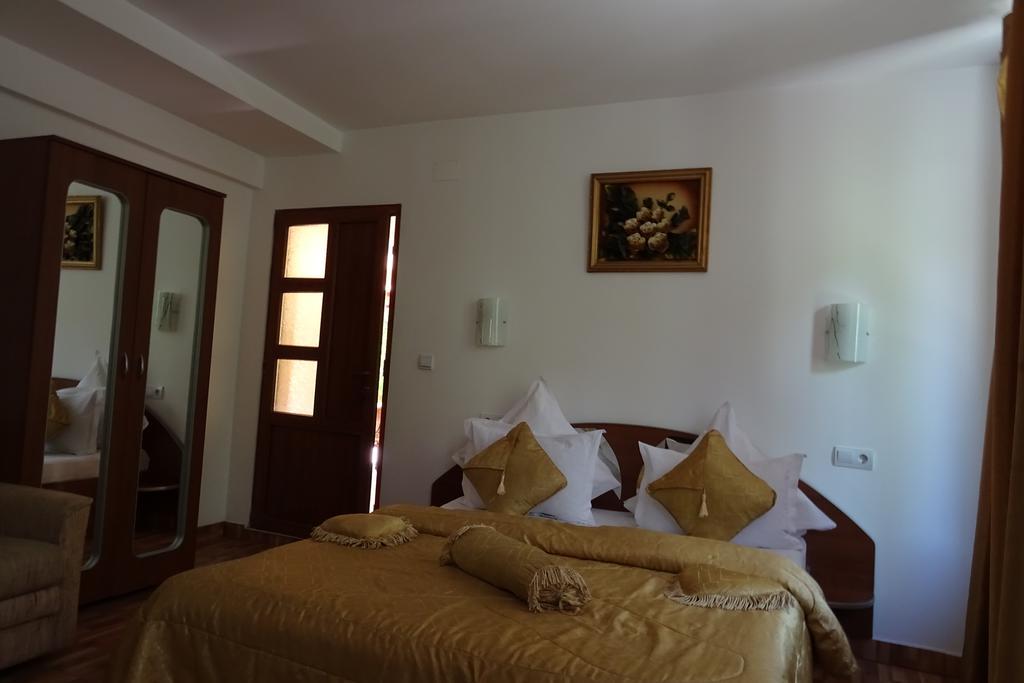 Pension Cuibul Viselor Baile Herculane Exterior photo